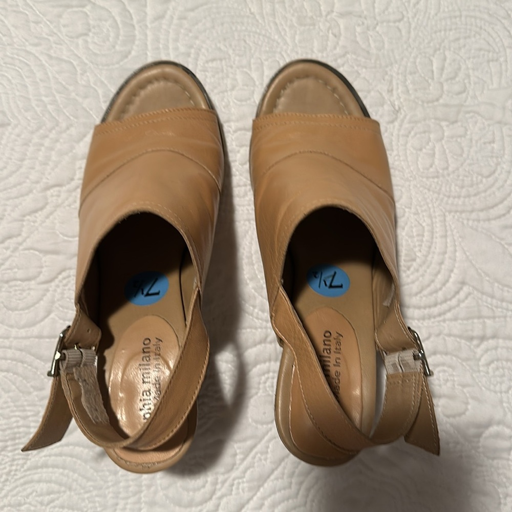 LAST CHANCE! Tan Leather Women's Sandals with Block Heels 7.5 FINAL MARKDOWN - Picture 5 of 8